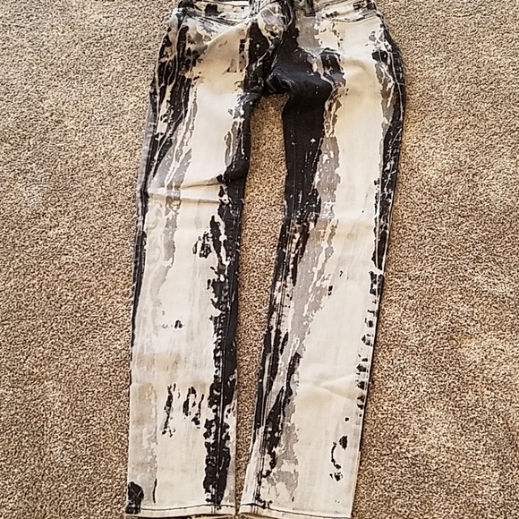 JEANS - Picture 3 of 3